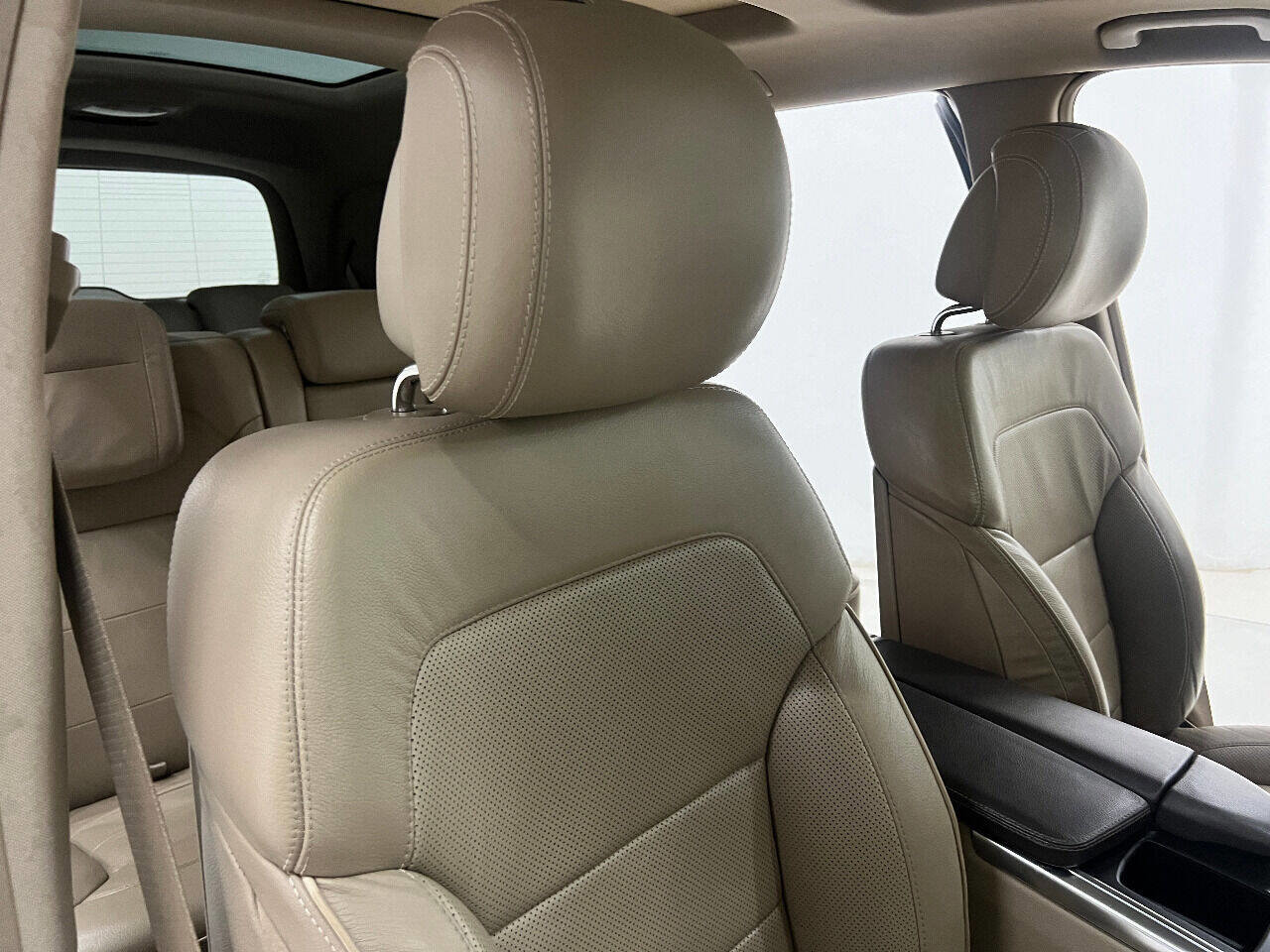 Used 2014 Mercedes-Benz GL 550 4MATIC image 79