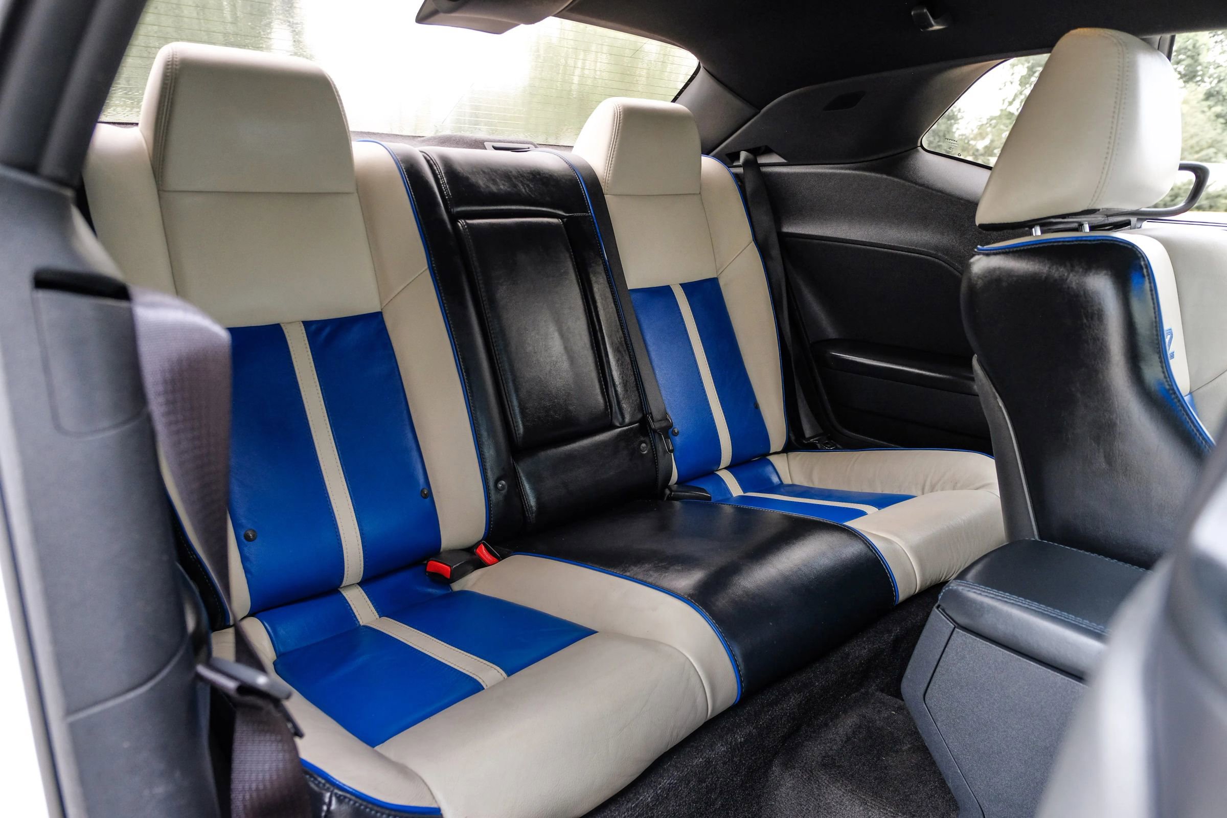 Used 2011 Dodge Challenger SRT8 RWD image 40