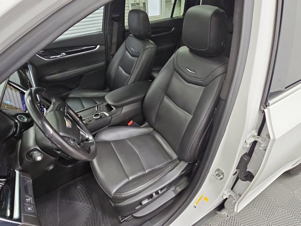 Used 2021 Cadillac XT6 Premium Luxury FWD image 29