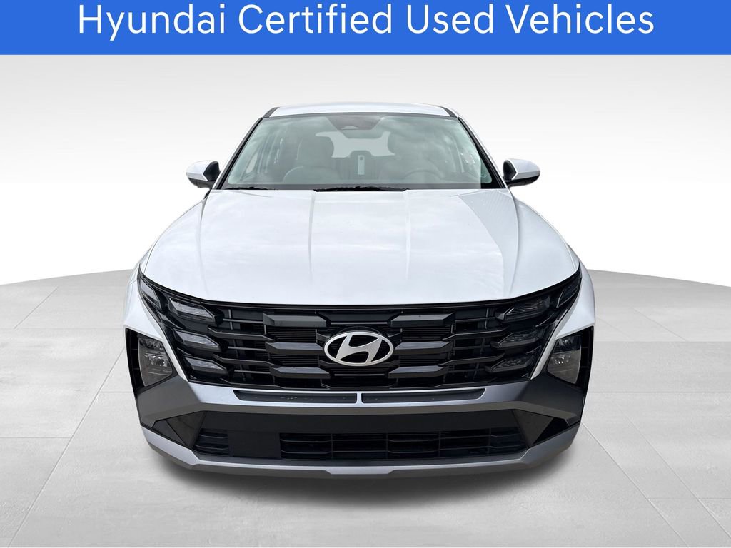 Certified 2025 Hyundai Tucson SE image 2