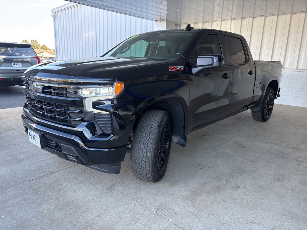 Used 2022 Chevrolet Silverado 1500 RST image 3