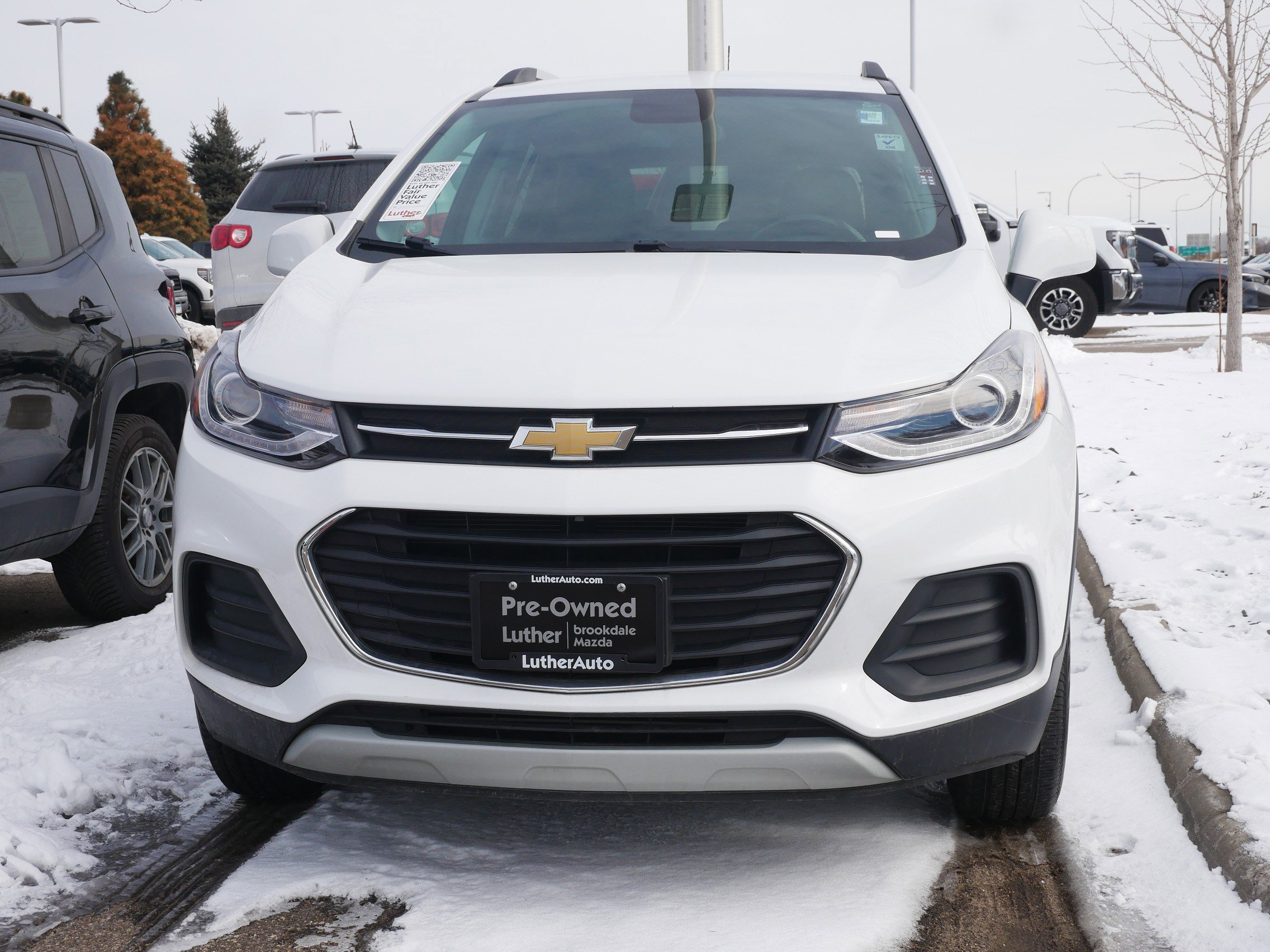 Used 2022 Chevrolet Trax LT w/ LT Convenience Package image 2