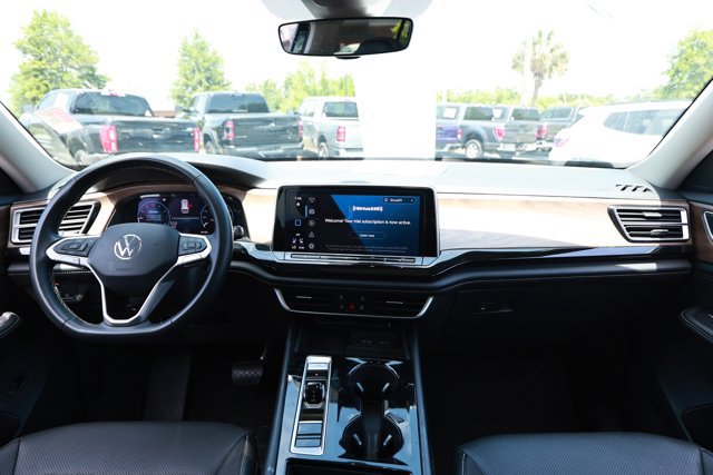 Used 2024 Volkswagen Atlas SE FWD image 31