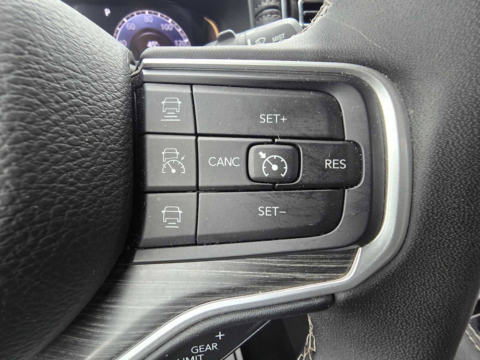 Used 2024 Jeep Wagoneer L Series II w/ Flexible Seating Group AWD/4WD image 25