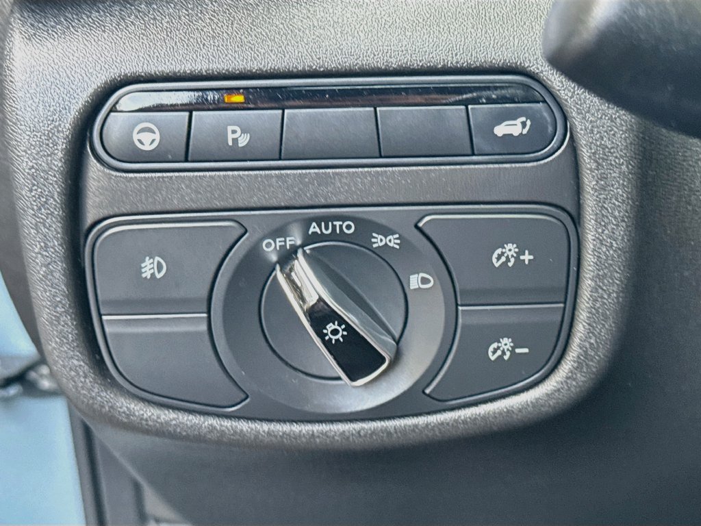 Used 2023 INFINITI QX50 Sport AWD/4WD image 11
