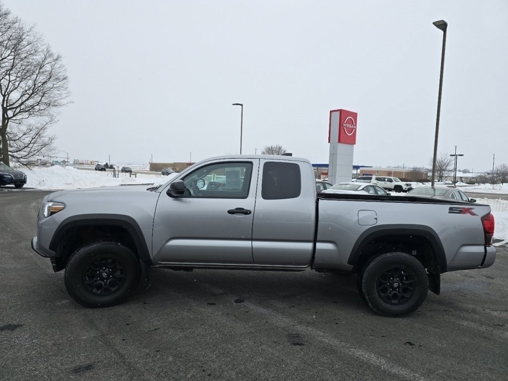 Used 2020 Toyota Tacoma SR w/ SX Package image 8