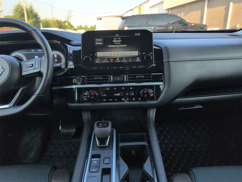 Used 2024 Nissan Pathfinder Platinum image 15