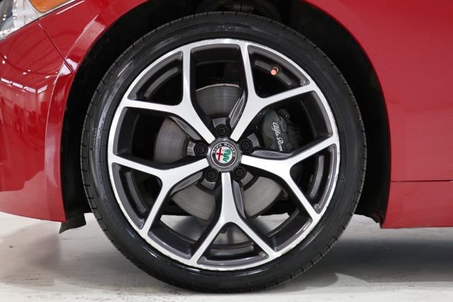 Used 2020 Alfa Romeo Giulia Ti w/ Active Blind Spot Package image 9