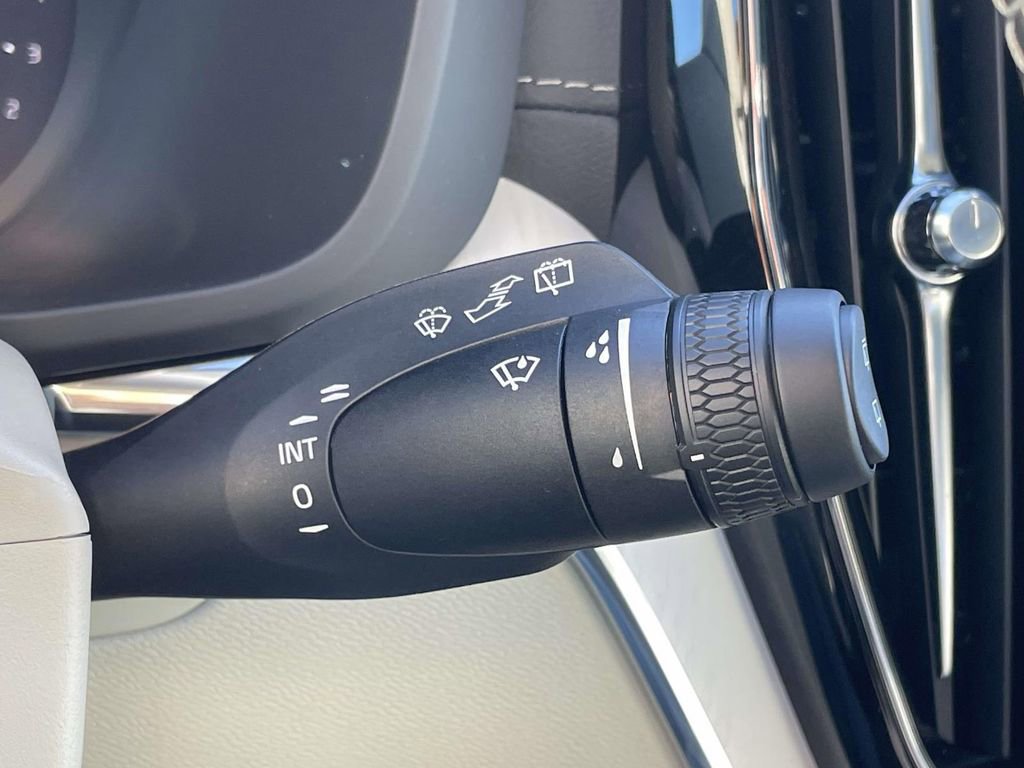 New 2026 Volvo XC60 B5 Ultra w/ Protection Package Premier image 13