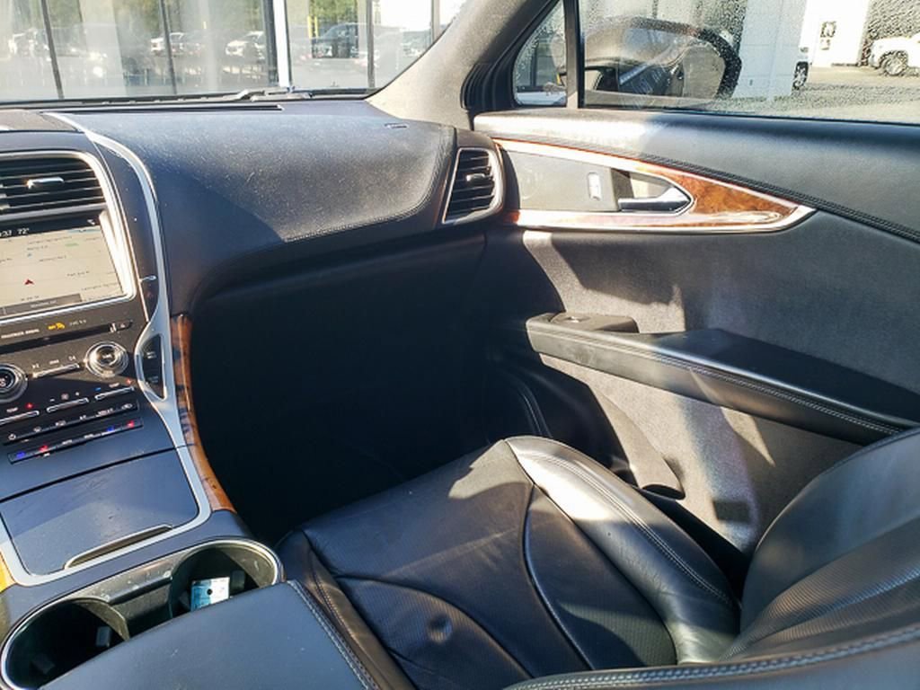 Used 2017 Lincoln MKX Reserve w/ Lincoln MKX Climate Package image 23