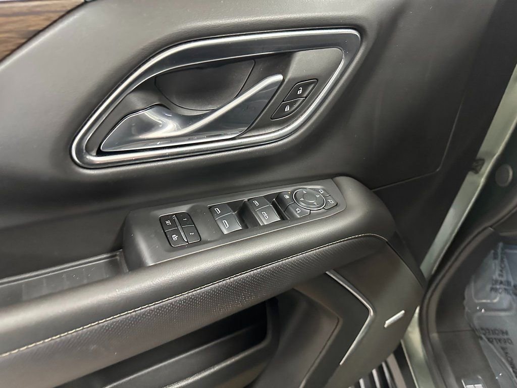 Used 2024 Chevrolet Tahoe Premier AWD/4WD image 12