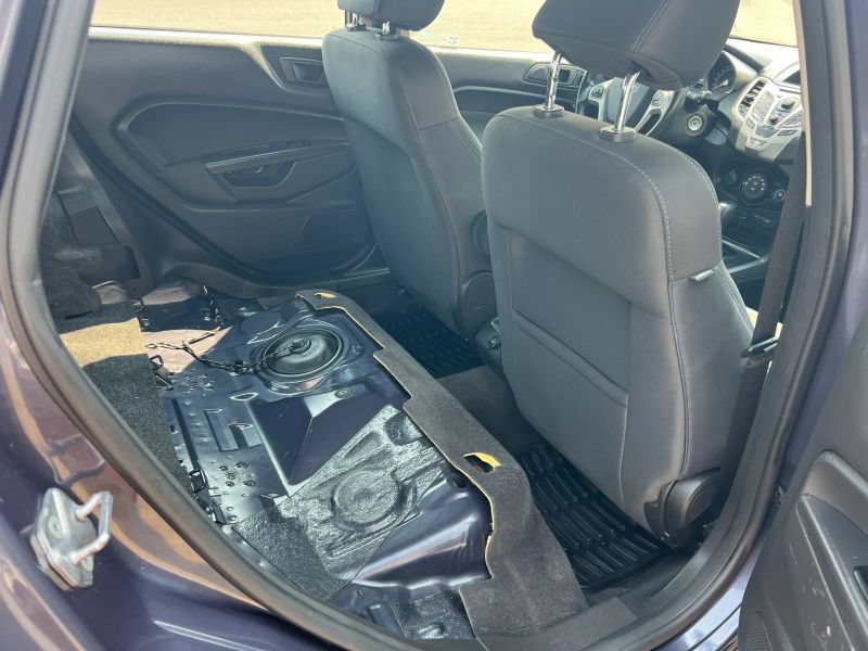 Used 2013 Ford Fiesta SE FWD image 9