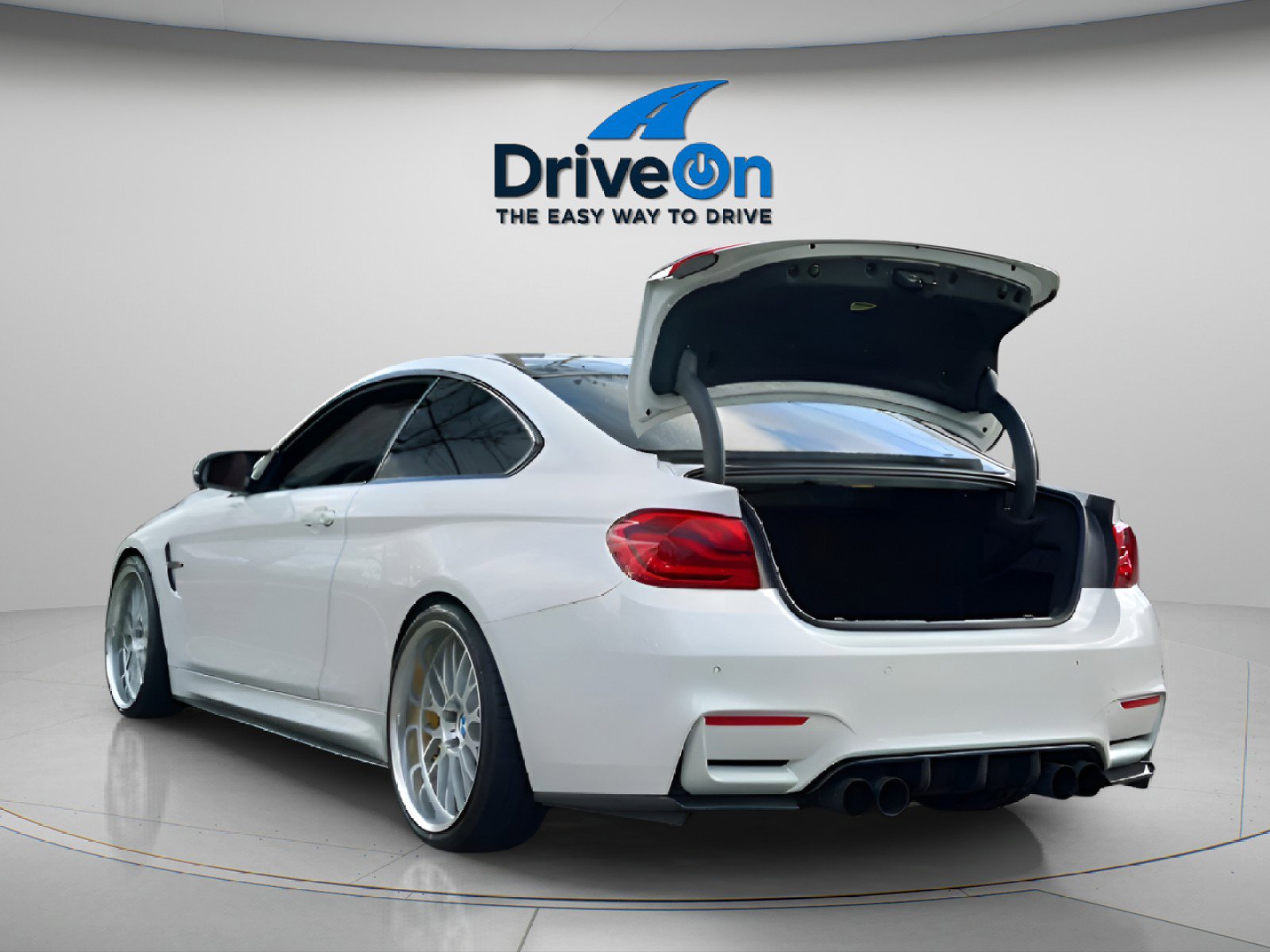 Used 2018 BMW M4 Coupe w/ Competition Package image 8