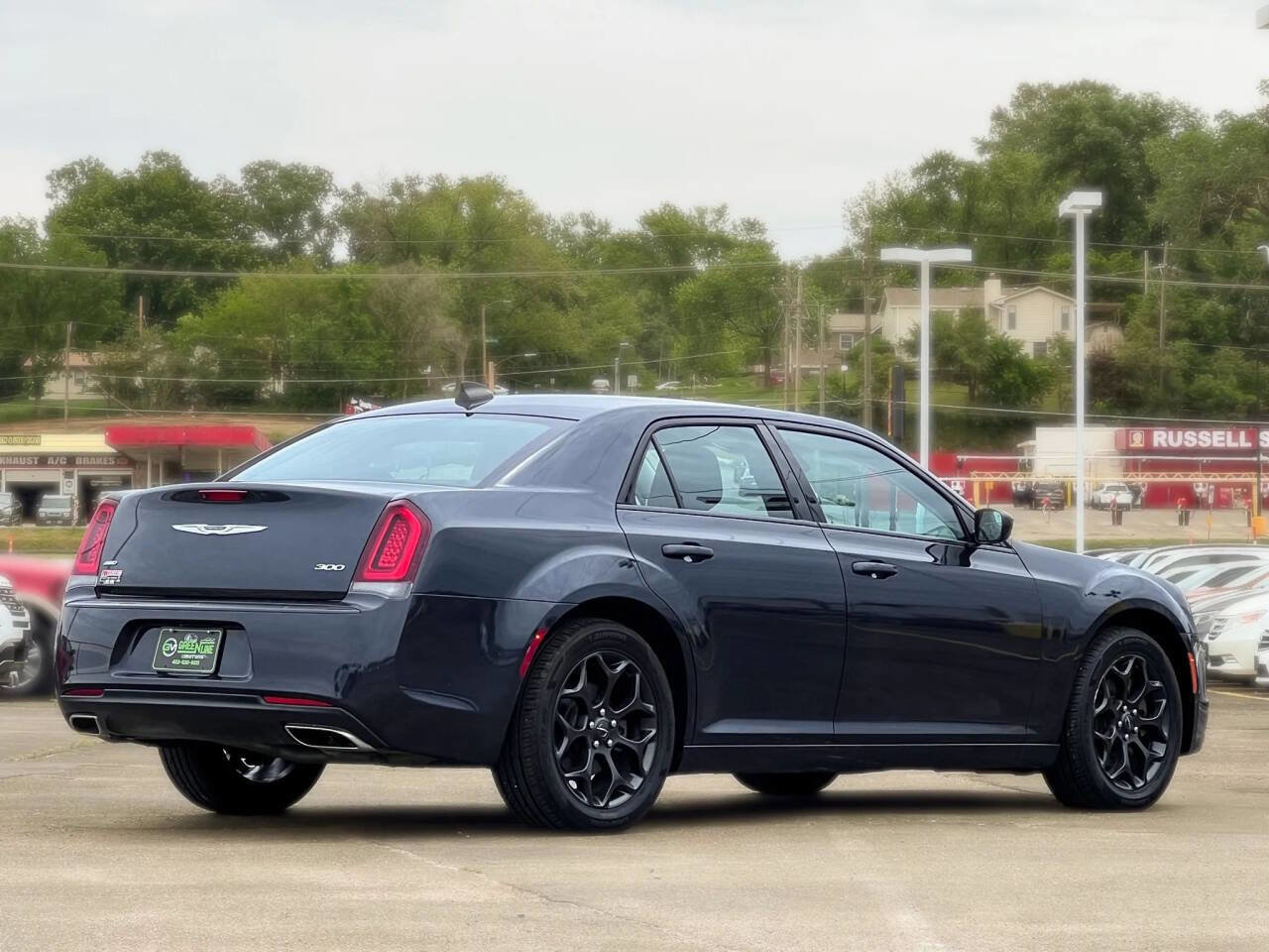 Used 2019 Chrysler 300 Touring w/ Sport Appearance Package image 7