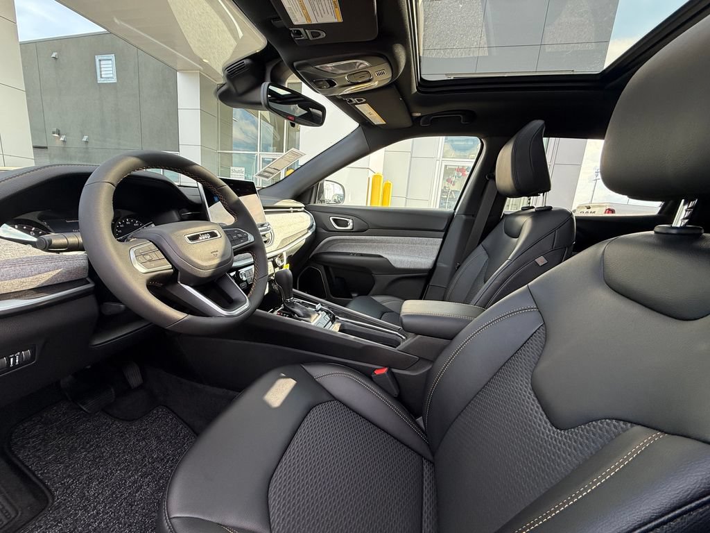 New 2026 Jeep Compass Latitude AWD/4WD image 19