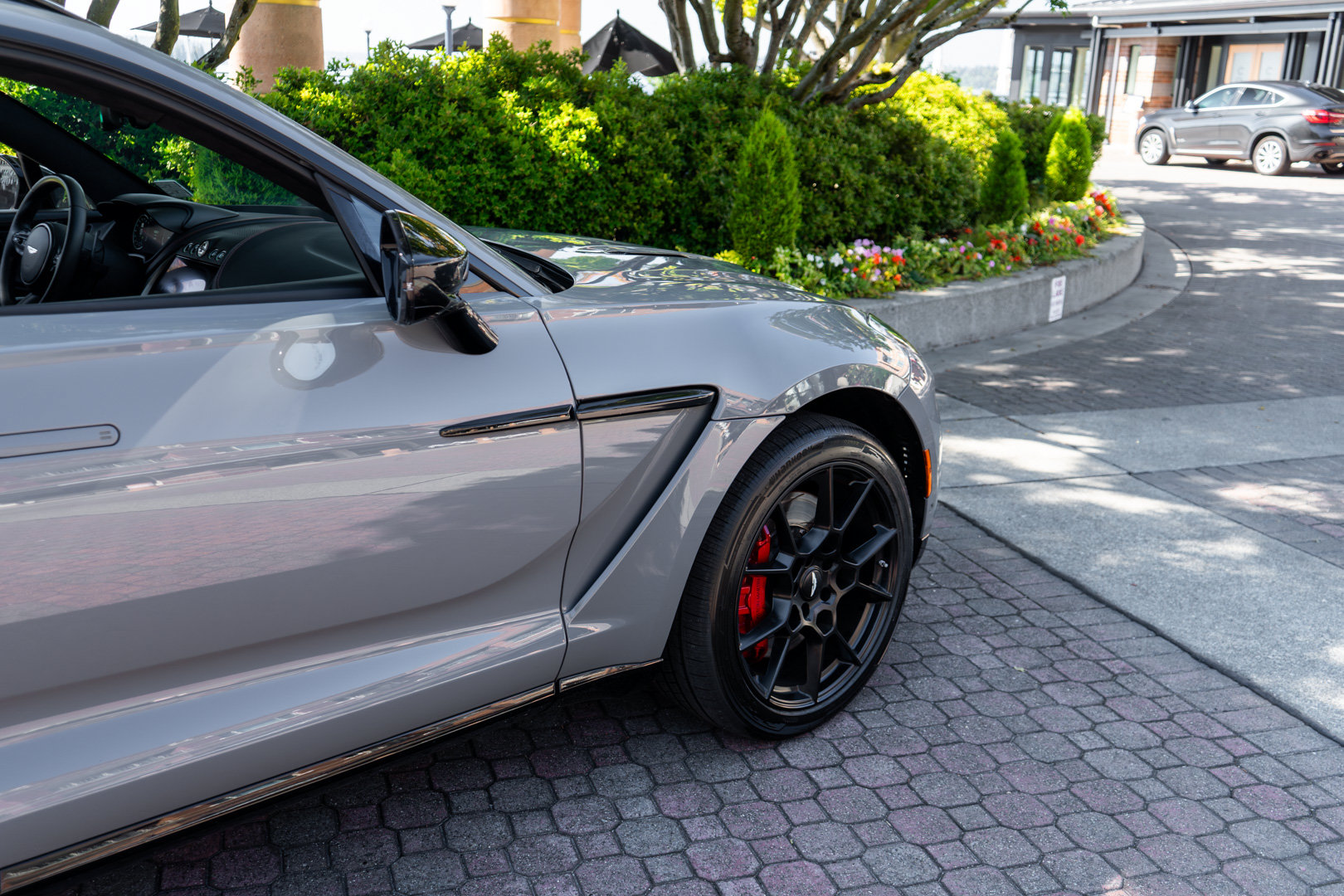 Used 2022 Aston Martin DBX AWD/4WD image 8