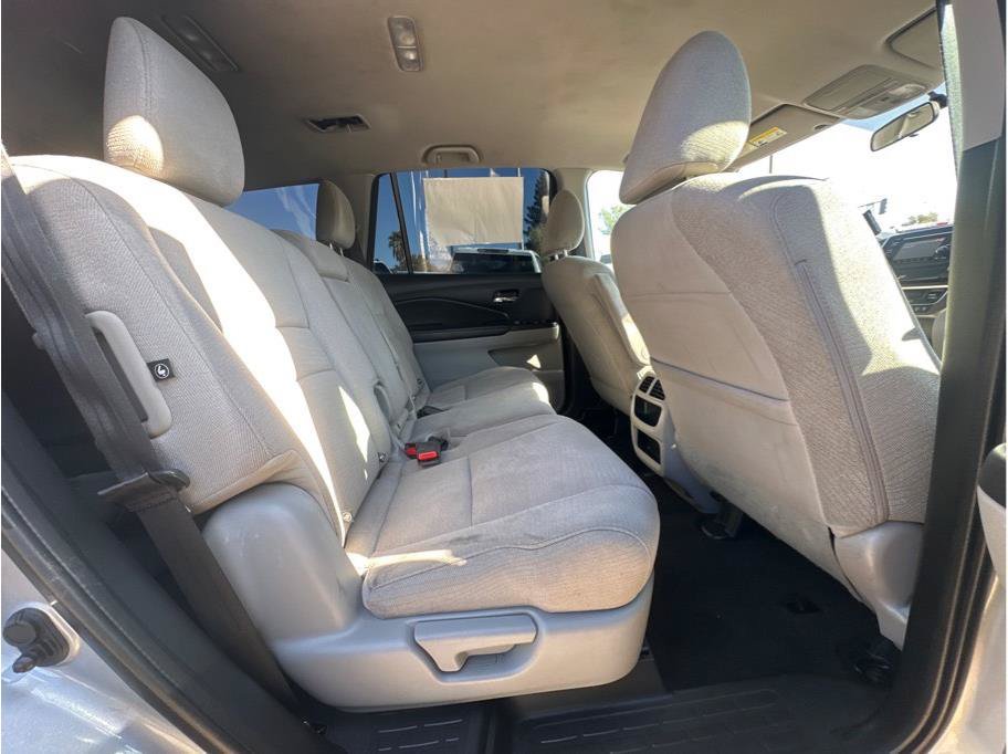 Used 2017 Honda Pilot LX image 12