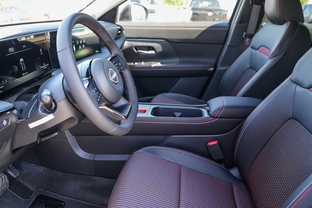 New 2026 Nissan Kicks SR image 18