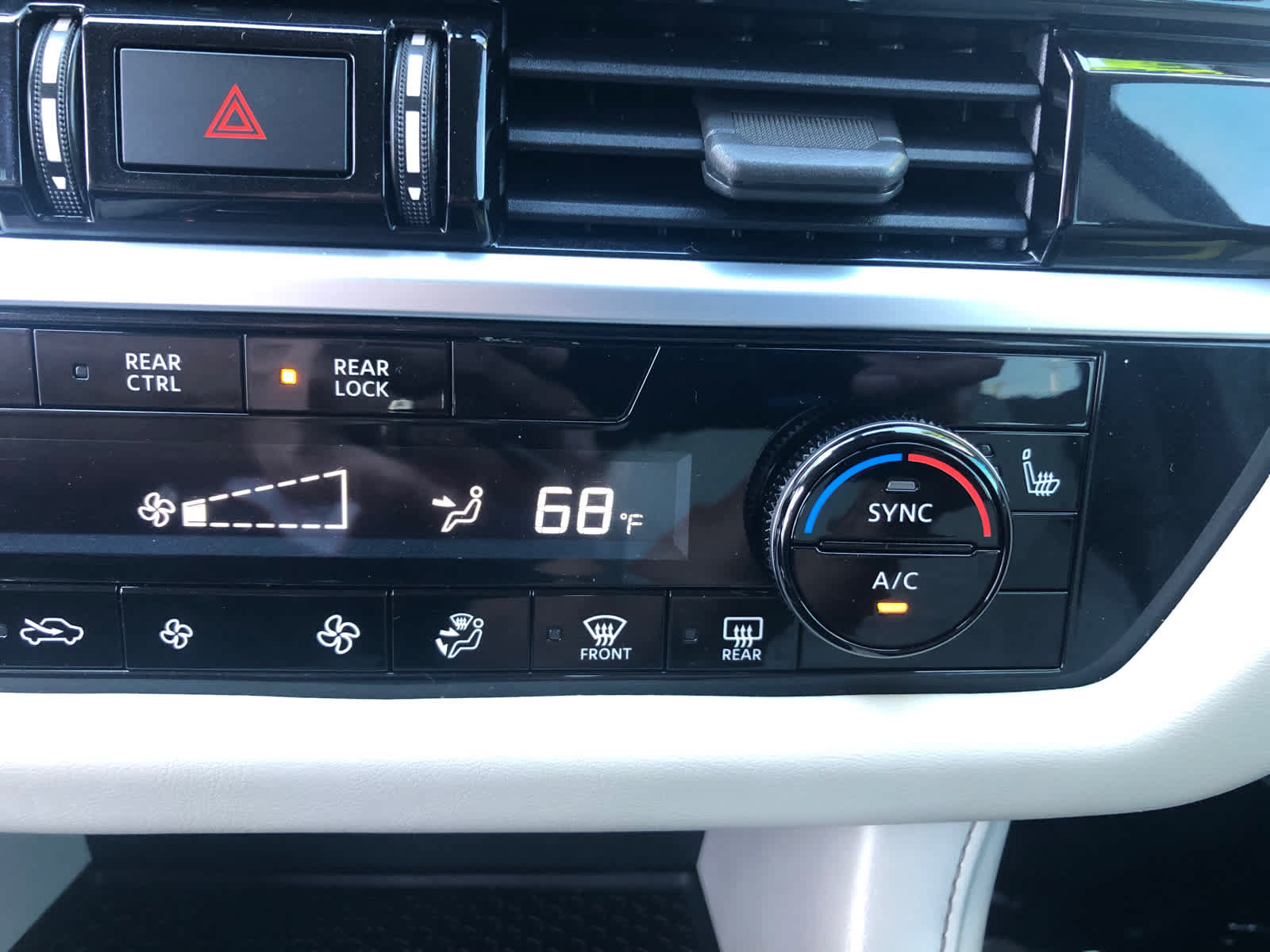 Used 2022 Nissan Pathfinder SV AWD/4WD image 15