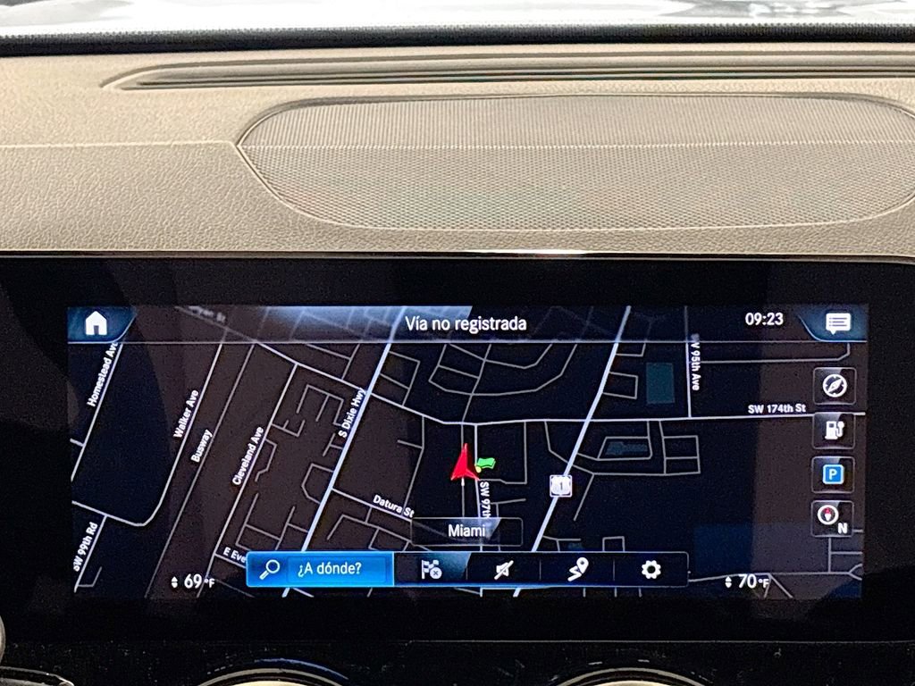 Used 2023 Mercedes-Benz EQB 300 4MATIC image 12