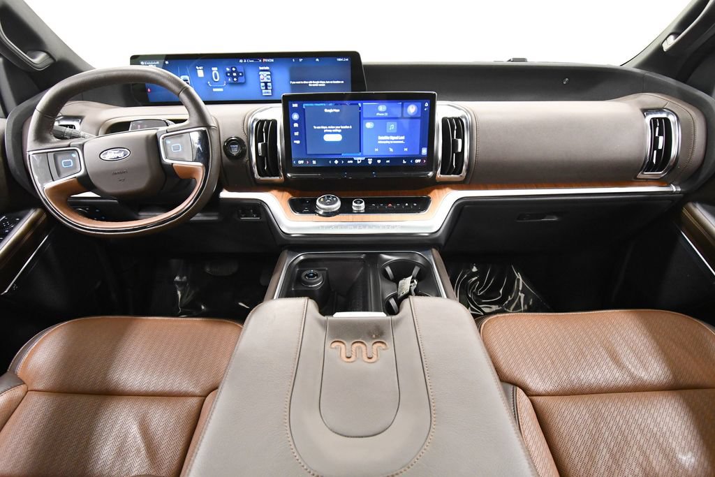 Used 2025 Ford Expedition King Ranch AWD/4WD image 3