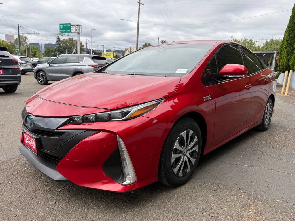 Used 2020 Toyota Prius Prime XLE FWD image 4