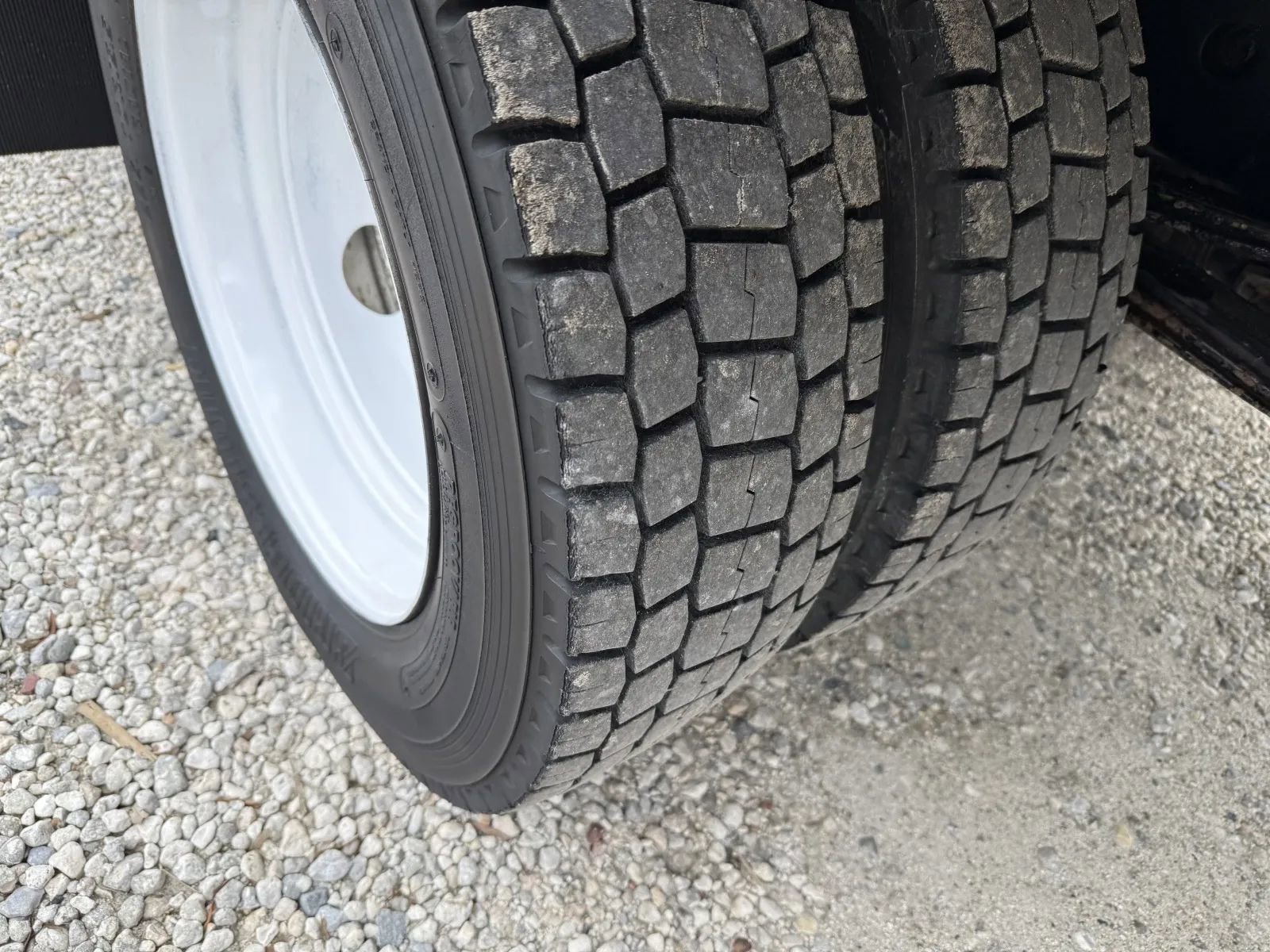 Used 2021 Isuzu NPR image 15