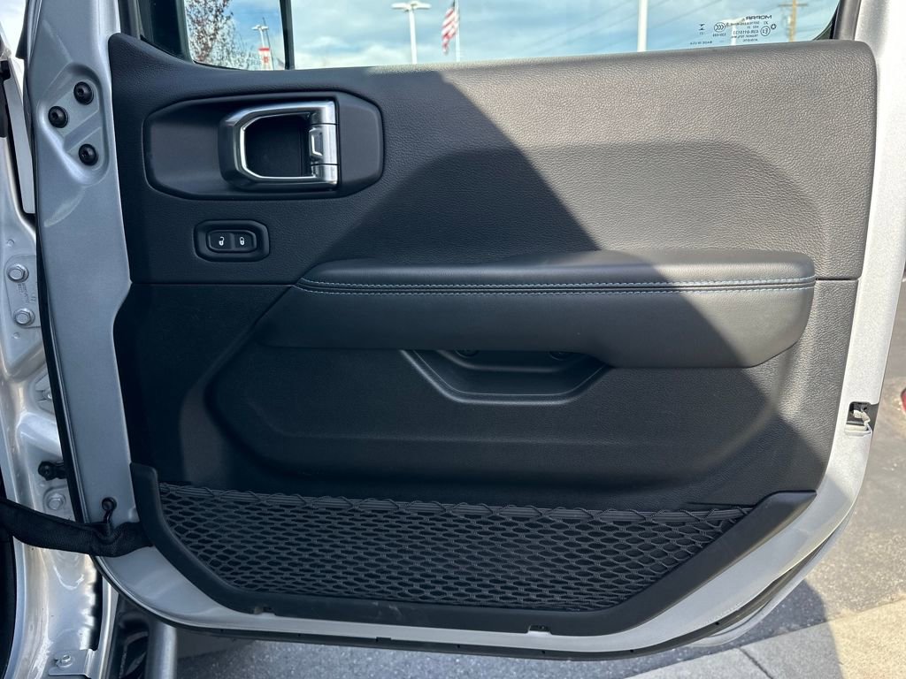 Used 2024 Jeep Wrangler Unlimited Rubicon 4xe image 16