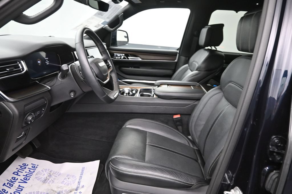 Used 2025 Jeep Grand Wagoneer 4WD image 11