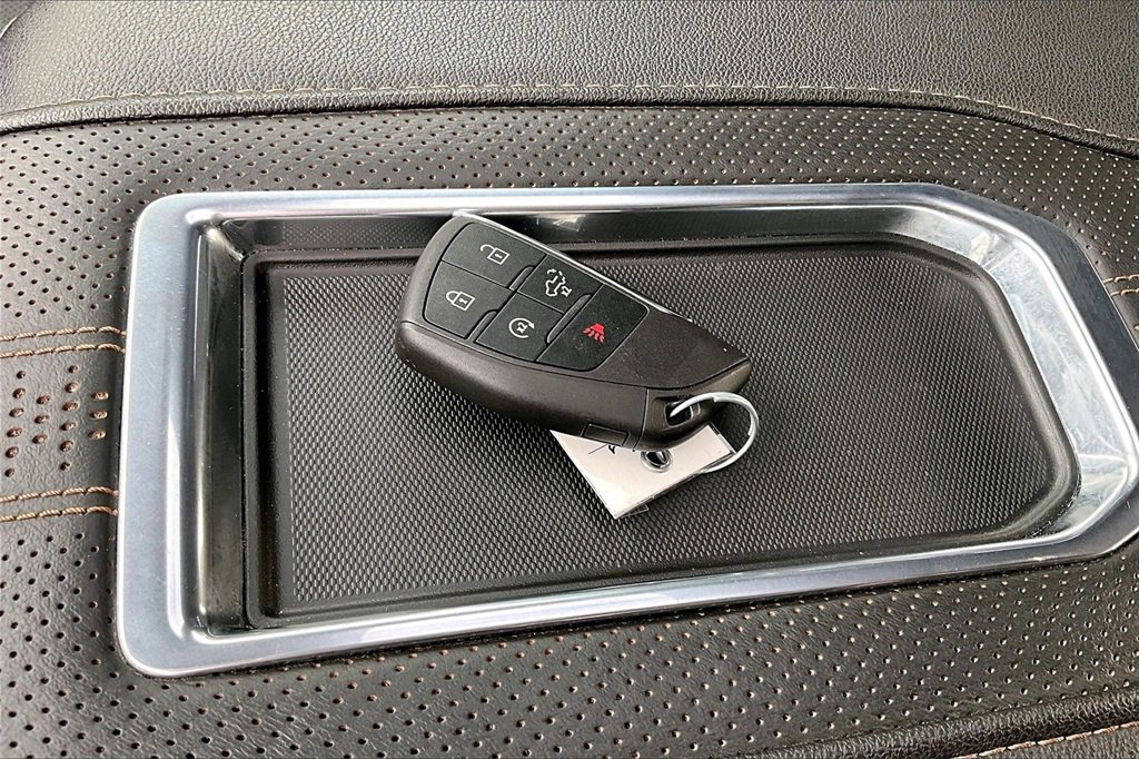 Used 2022 Chevrolet Silverado 1500 High Country w/ High Country Premium Package image 35