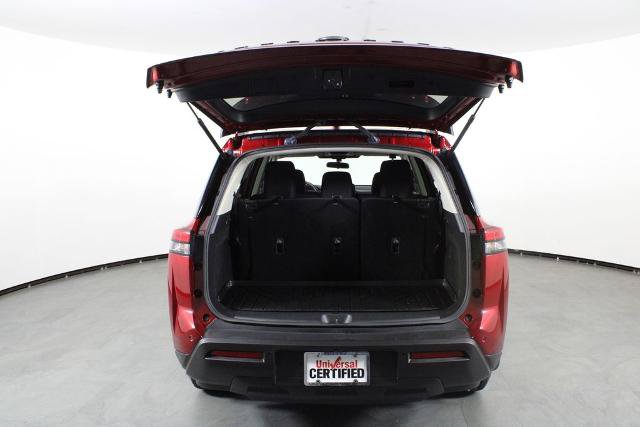 Certified 2024 Nissan Pathfinder SV w/ Black Appearance Package FWD image 17