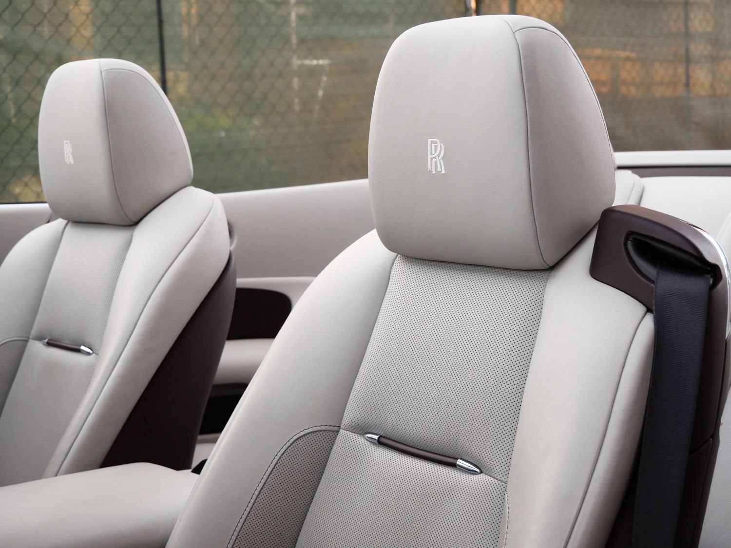 Certified 2019 Rolls-Royce Dawn RWD image 10