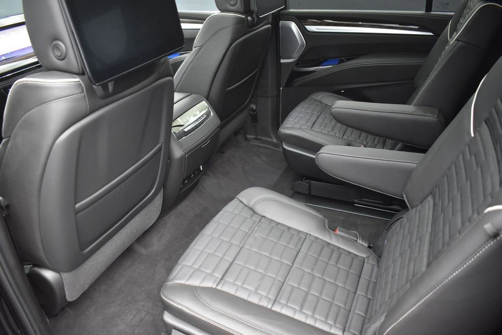 Used 2026 Cadillac Escalade ESV Platinum Sport w/ LPO, Floor Liner Package AWD/4WD image 25