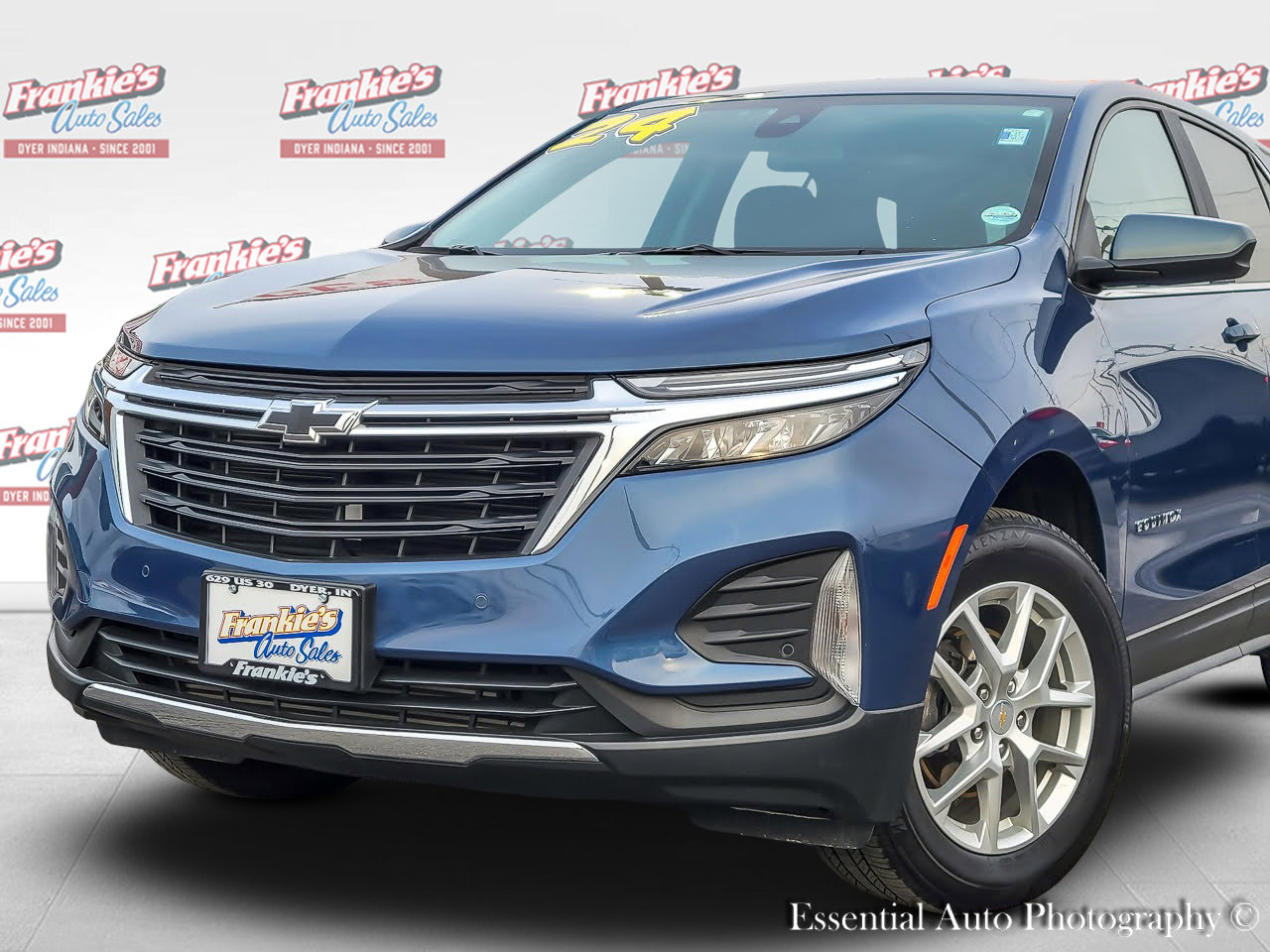 Used 2024 Chevrolet Equinox LT w/ LPO, Floor Liner Package AWD/4WD image 2