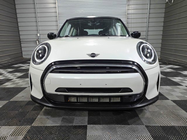 Used 2023 MINI Cooper 2-Door Hardtop image 3