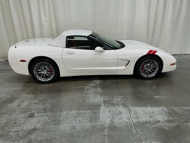 Used 2001 Chevrolet Corvette Convertible w/ Preferred Equipment Group2 RWD image 2