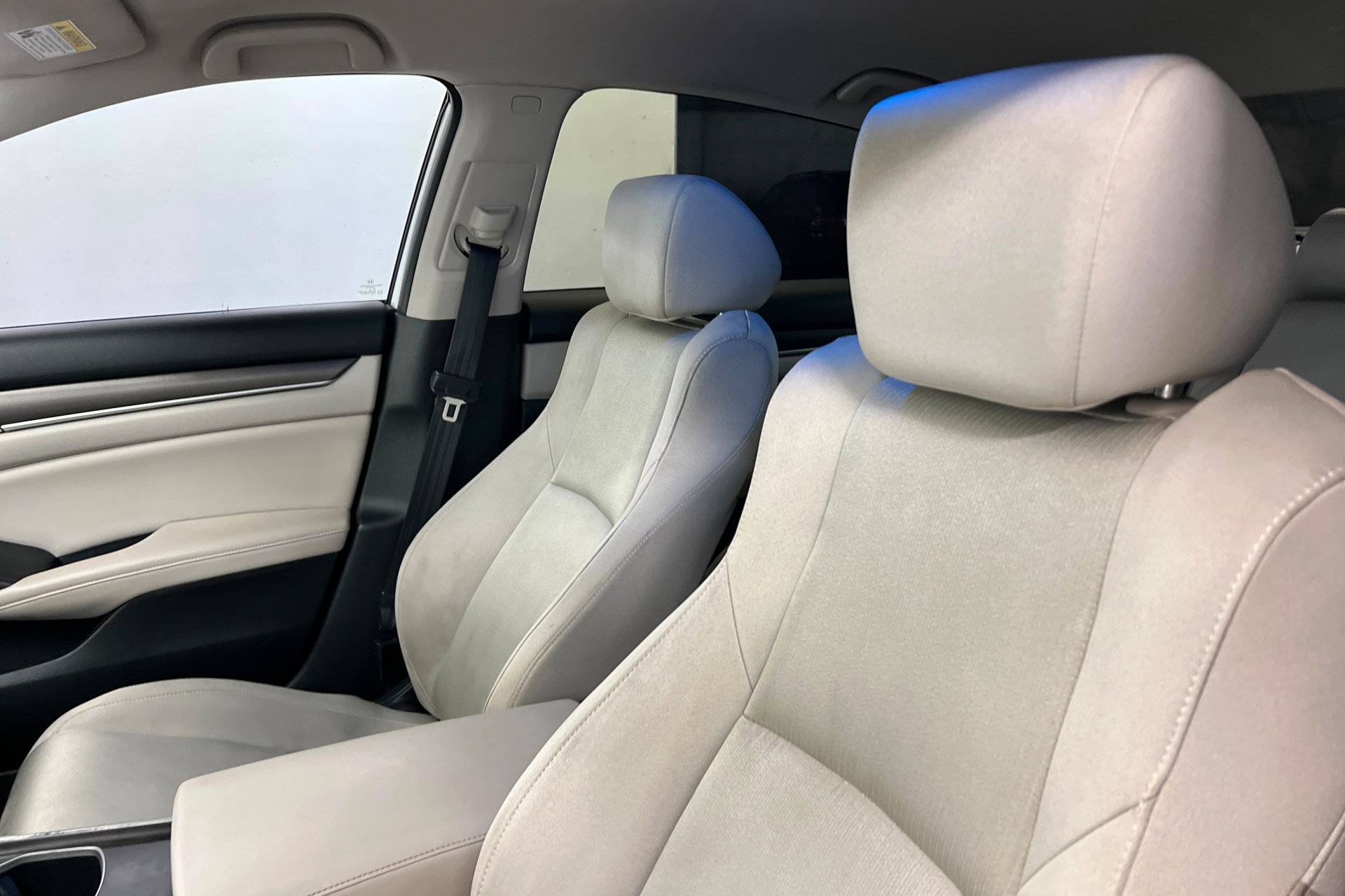 Used 2018 Honda Accord LX image 16