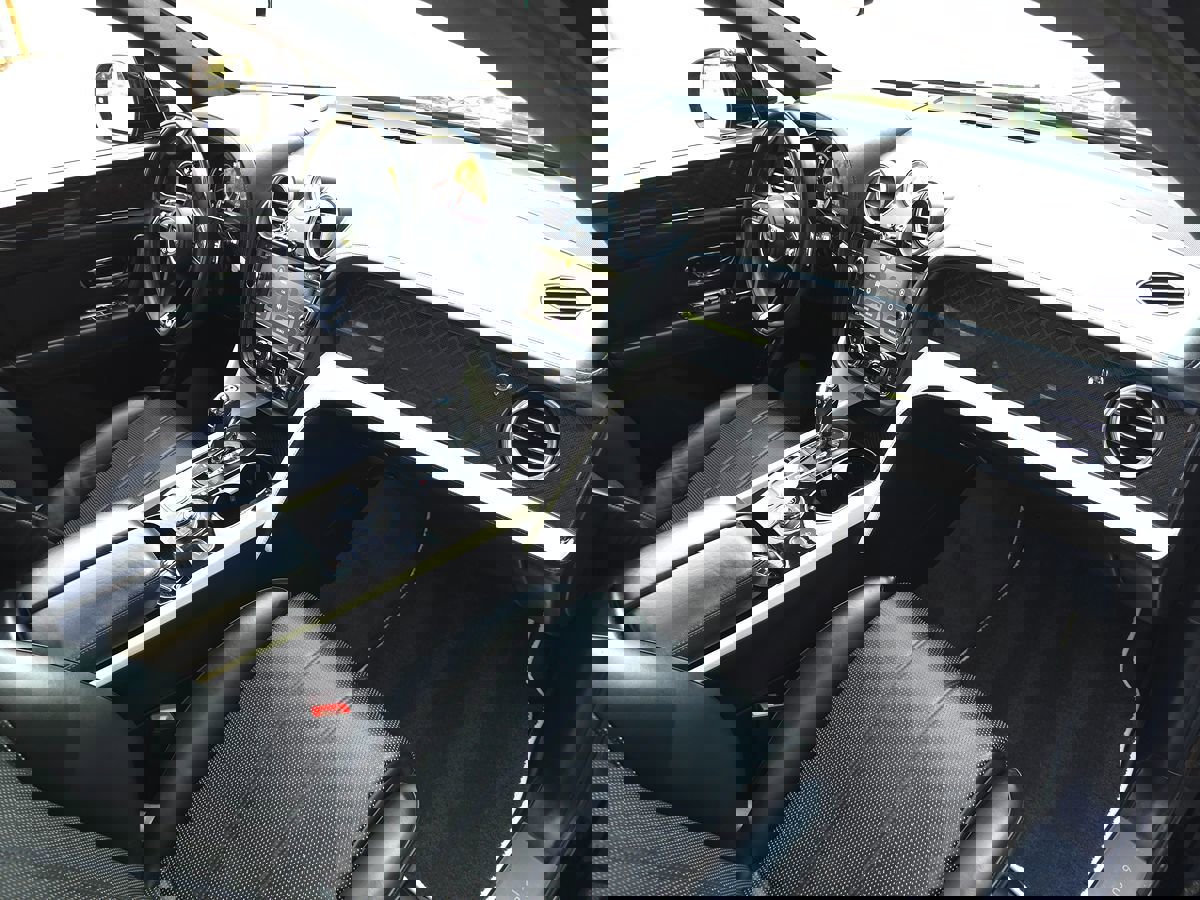 Used 2020 Bentley Bentayga Design Series image 31