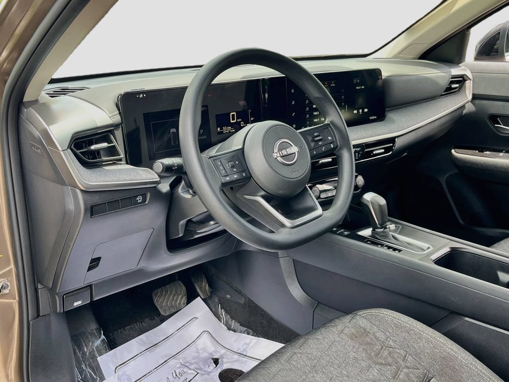 Used 2026 Nissan Kicks SV FWD image 9