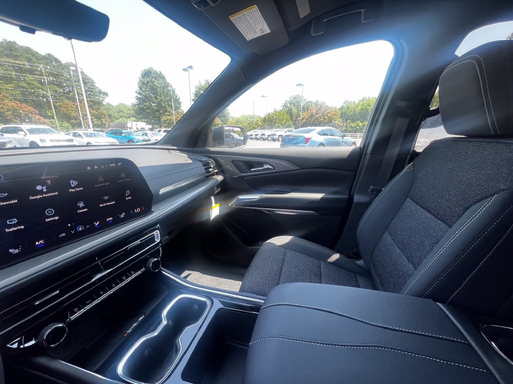 New 2026 Chevrolet Traverse LT w/ Midnight/Sport Edition FWD image 13