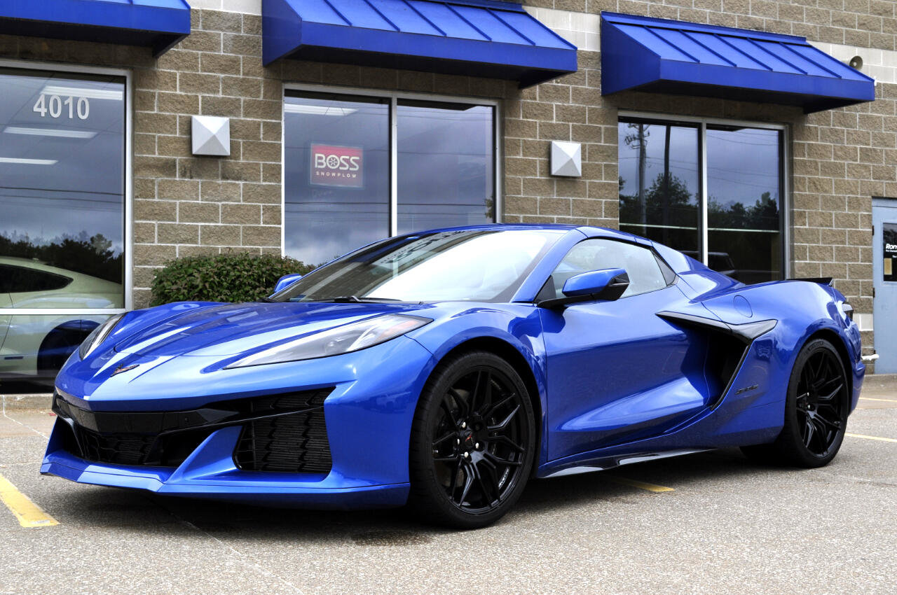 Used 2023 Chevrolet Corvette Z06 image 3