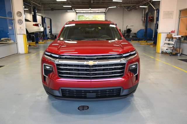 New 2027 Chevrolet Traverse LT w/ Driver Confidence Package FWD image 2