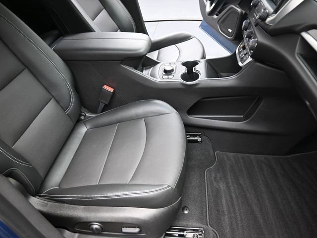 Used 2024 GMC Terrain SLT w/ Infotainment Package II image 26