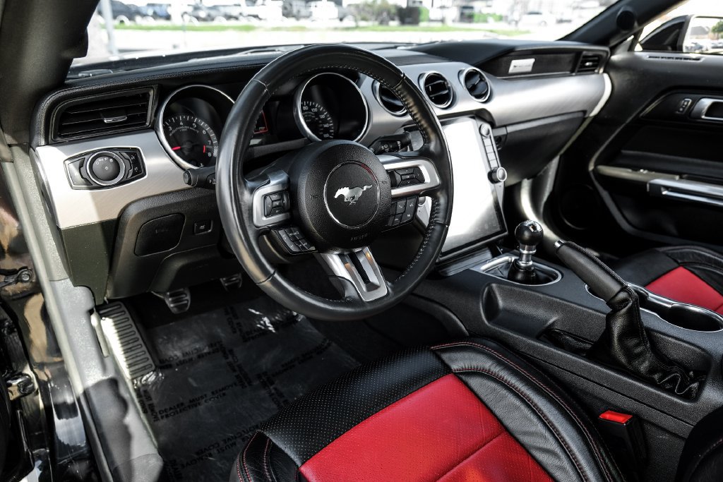 Used 2023 Ford Mustang GT RWD image 2