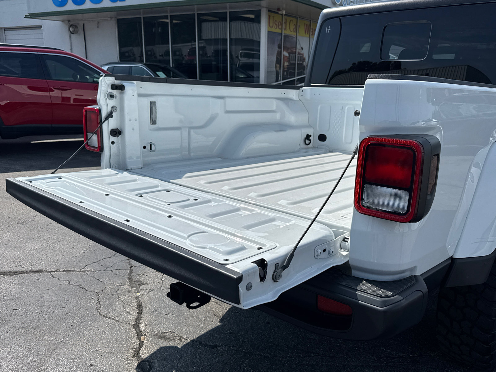 Used 2023 Jeep Gladiator Sport AWD/4WD image 19