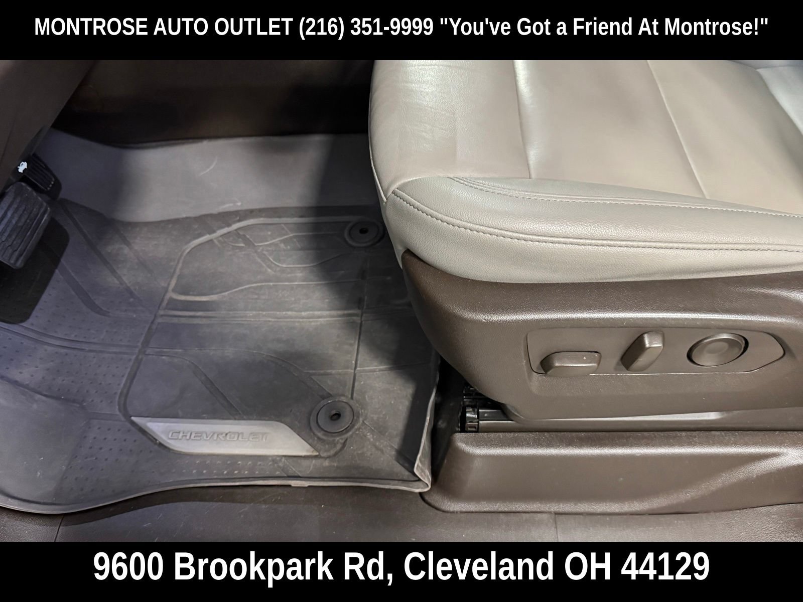 Used 2022 Chevrolet Tahoe Z71 w/ Z71 Off-Road Package AWD/4WD image 17
