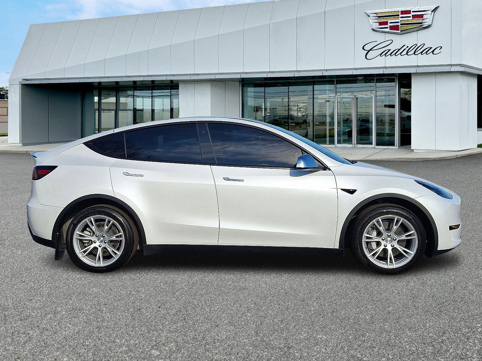 Used 2023 Tesla Model Y Long Range image 7
