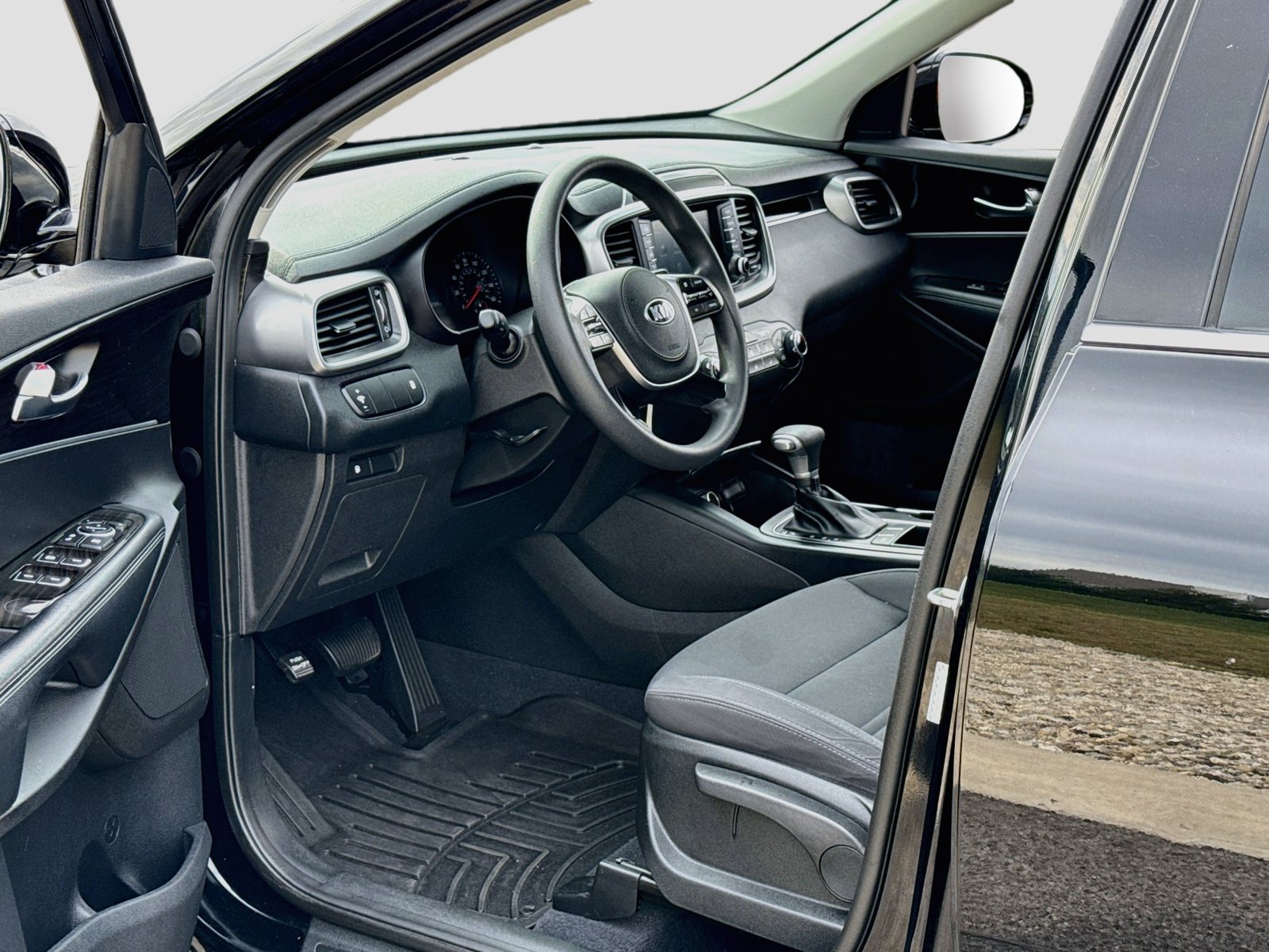 Used 2019 Kia Sorento L FWD image 11