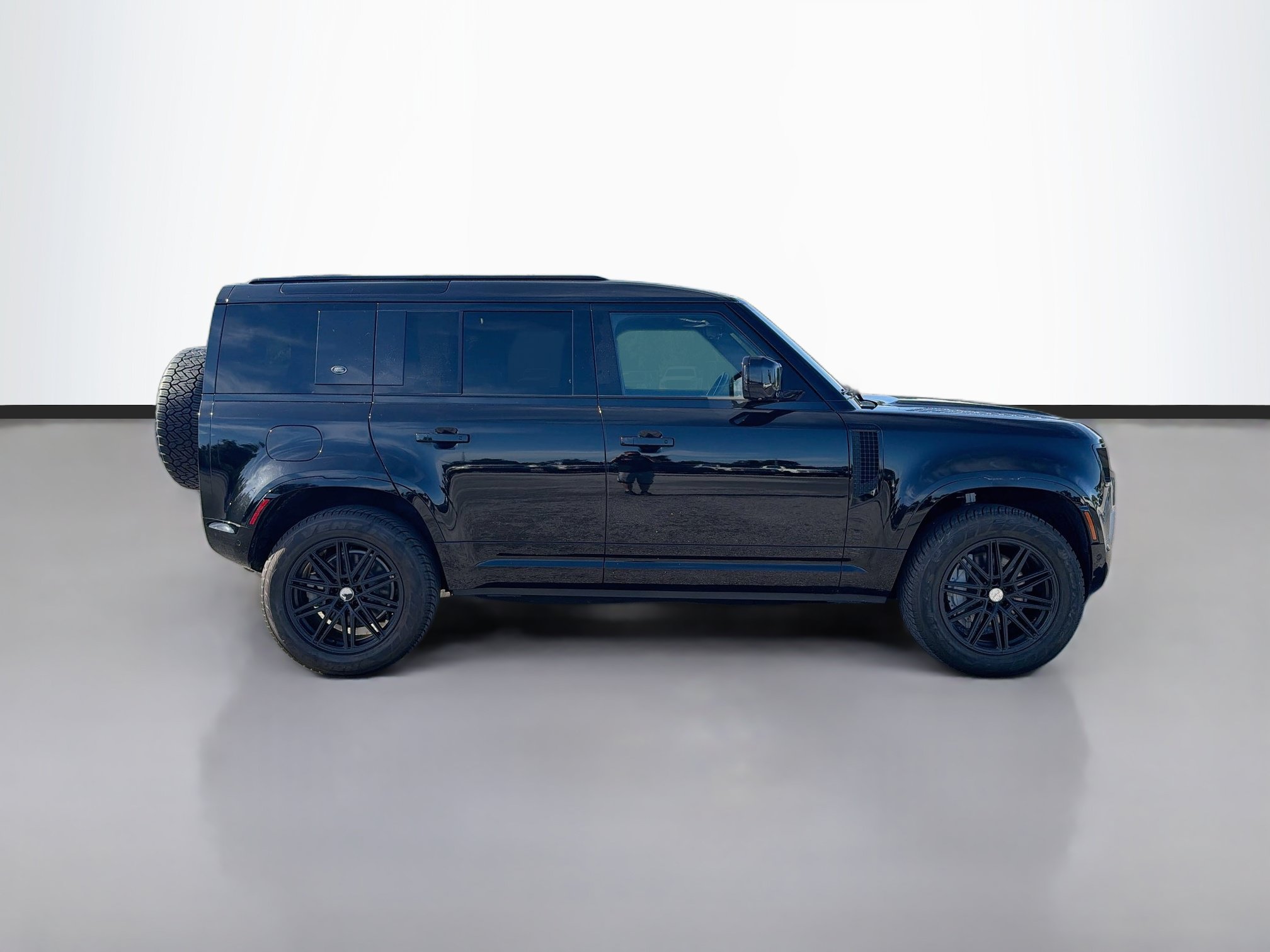 Used 2022 Land Rover Defender 110 XS Edition AWD/4WD image 6