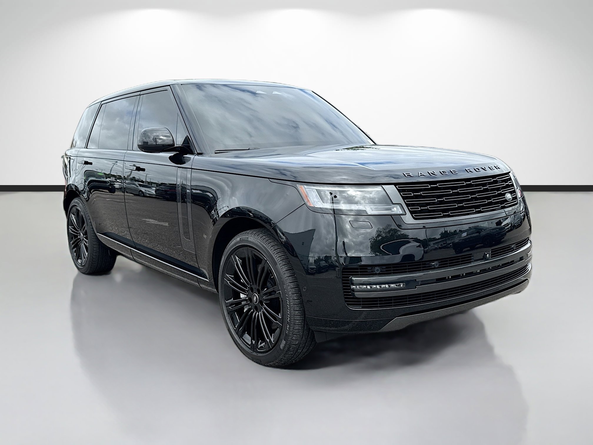 Used 2025 Land Rover Range Rover Long Wheelbase SE AWD/4WD image 7